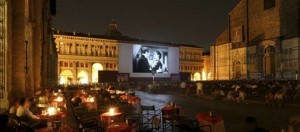 Piazza Maggiore Cinema sotto le stelle 2